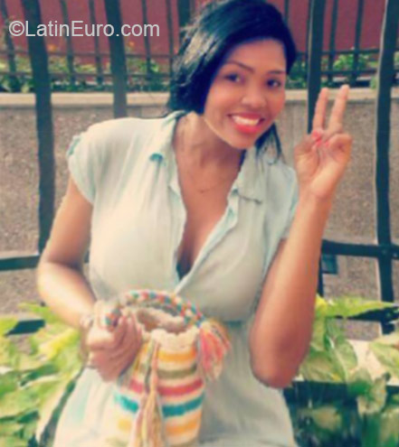 Date this georgeous Colombia girl Luchi from Barranquilla CO17036