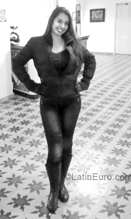 Date this beautiful Colombia girl Sindy from Medellin CO17062