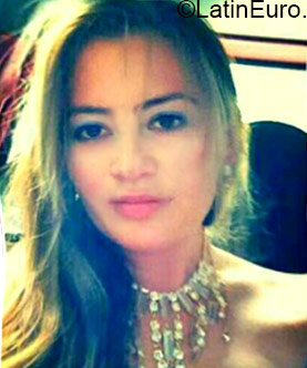Date this attractive Colombia girl Leidy from Bucaramanga CO17109