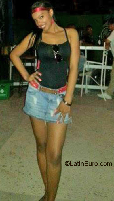 Date this delightful Dominican Republic girl Tanari from Santo Domingo DO21691