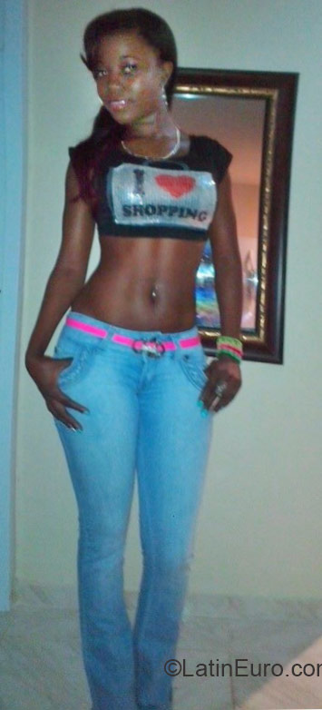 Date this cute Dominican Republic girl Nelly from Santo Domingo DO22587