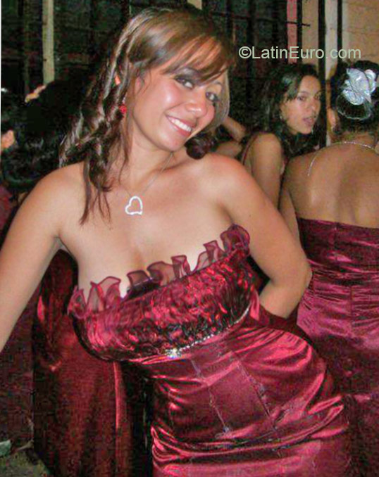 Date this charming Honduras girl Delmis from Tegucigalpa HN1486