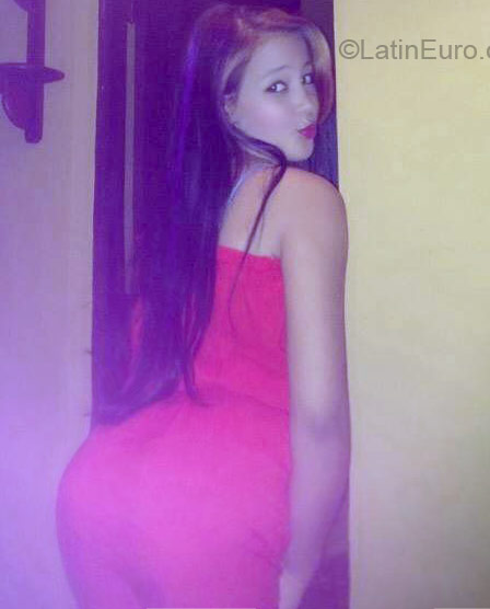 Date this hot Dominican Republic girl Marlyn from Santo Domingo DO21721