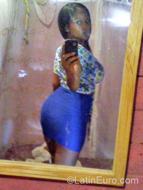 Date this passionate Dominican Republic girl Dahiany from Santo Domingo DO21785