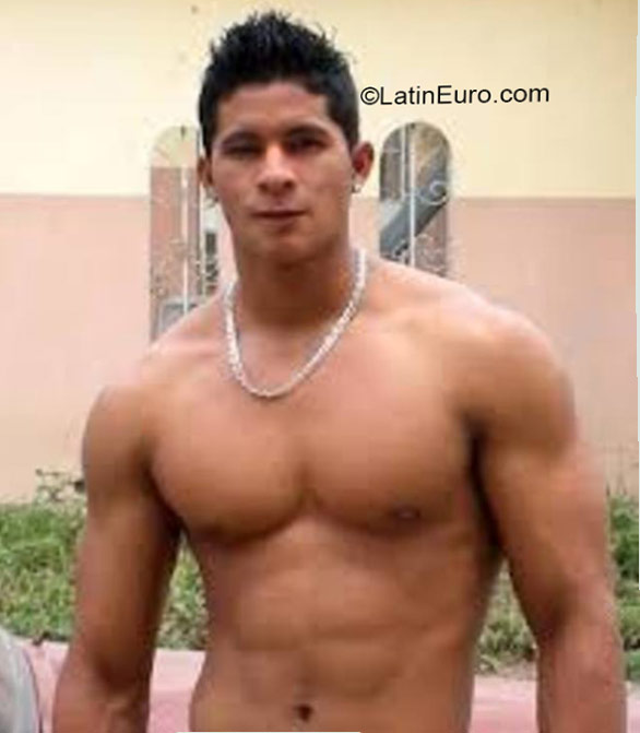 Date this pretty Dominican Republic man Enmanuel from Puerto Plata DO21789