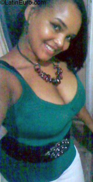 Date this gorgeous Dominican Republic girl Diocily from Santo Domingo DO21983