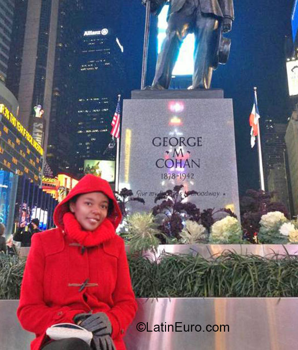 Date this charming Brazil girl Isabel from Rio de janeiro BR9316