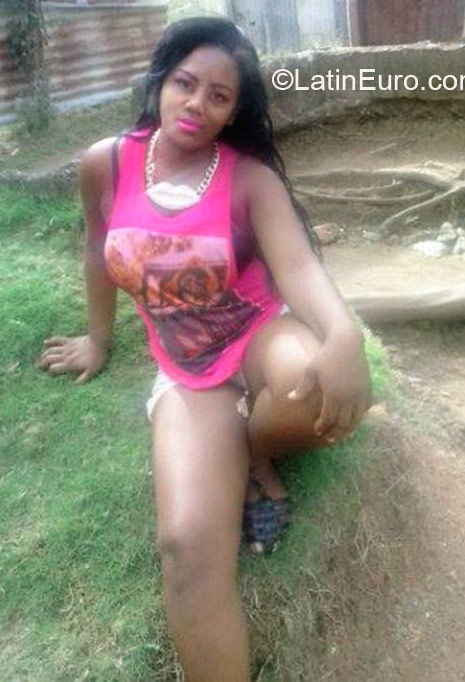 Date this lovely Jamaica girl Nadian from Kingston JM2031