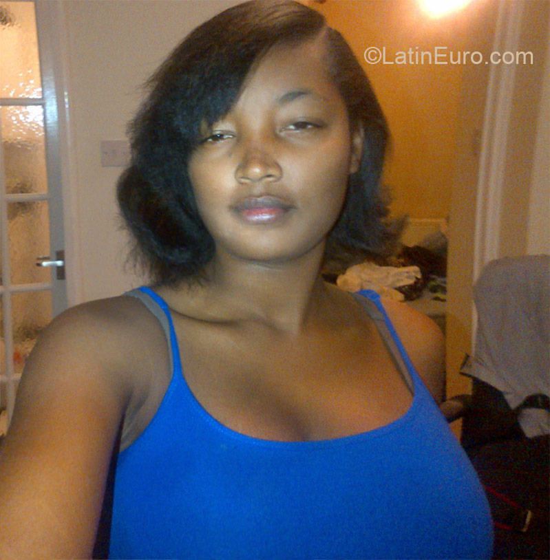 Date this fun Jamaica girl Stephanie from Kingston JM2032