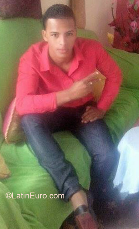 Date this good-looking Dominican Republic man Yendri from Santo Domingo DO22077