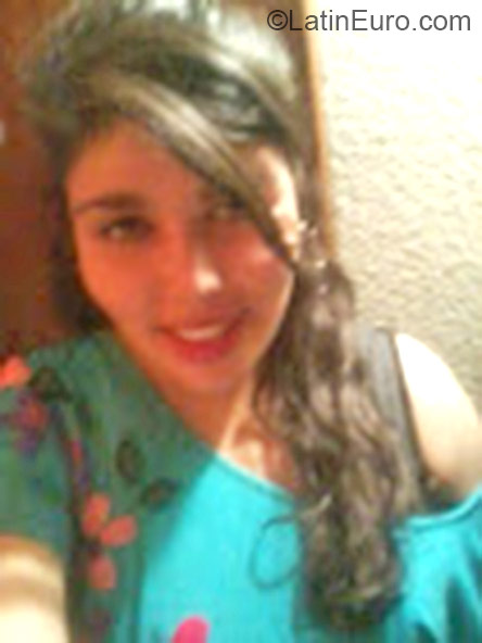 Date this georgeous Dominican Republic girl Valentina from Bogota DO22084