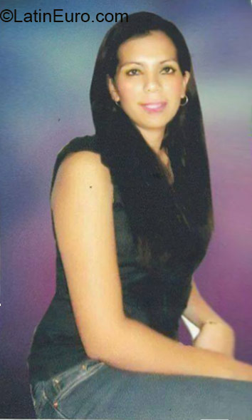 Date this pretty Philippines girl Mehegie from Davao City PH772