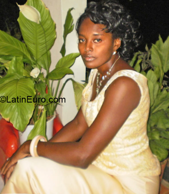 Date this voluptuous Jamaica girl Sharene from Ocho Rios JM2050