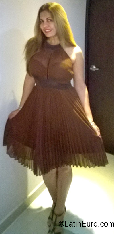 Date this tall Colombia girl Nath from Pereira CO17416