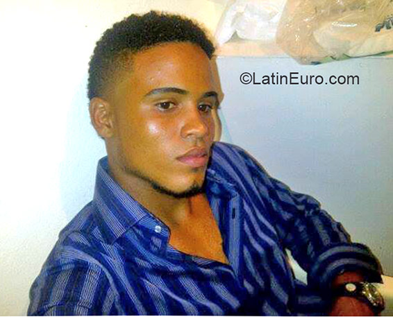 Date this delightful Dominican Republic man Miguel from Santo Domingo DO22181