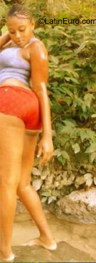 Date this athletic Jamaica girl Lamika from Sav-la-mar JM2054