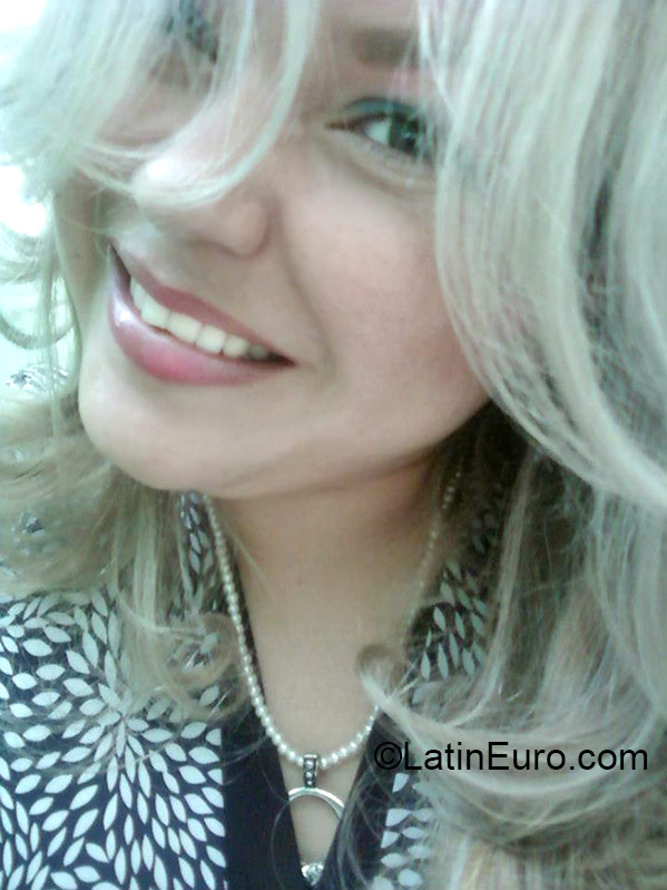 Date this charming Honduras girl Carmen from San Pedro Sula HN1526