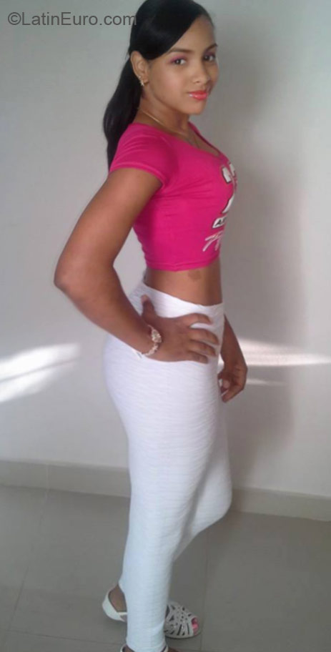 Date this sultry Dominican Republic girl Danici from Puerto Plata DO22268