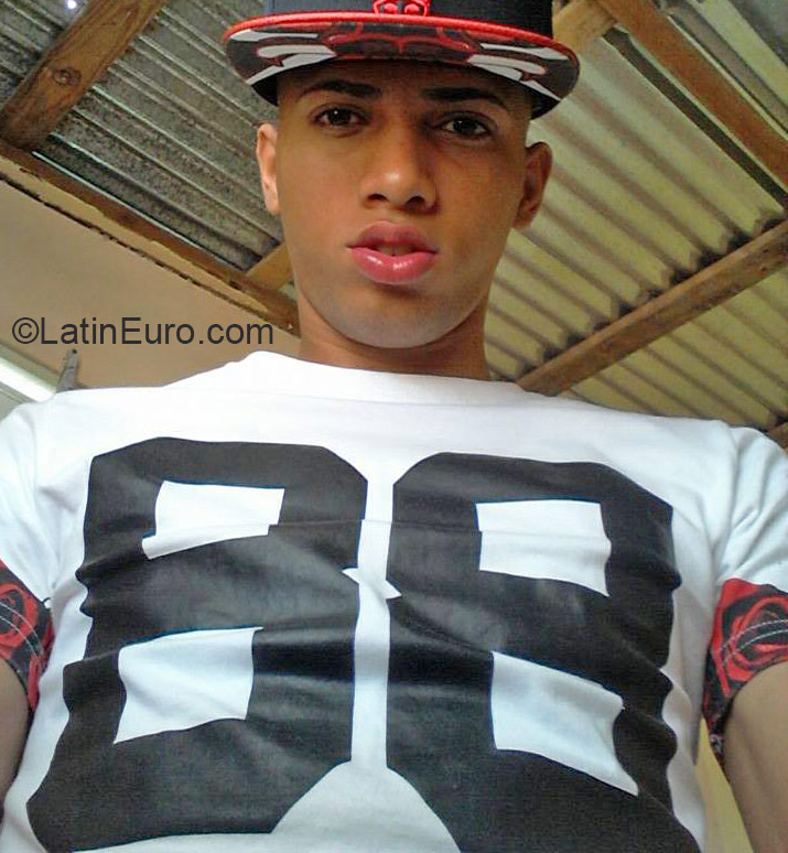 Date this attractive Dominican Republic man Jose from Santo Domingo DO22269