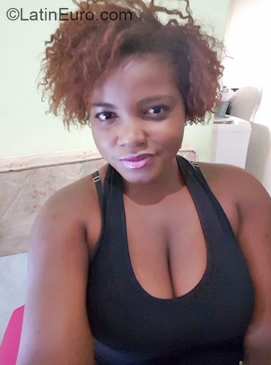 Date this sensual Brazil girl Celcia from Rio De Janeiro BR9343