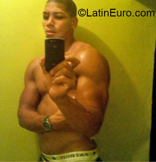 Date this cute Dominican Republic man Franklin from Santo Domingo DO22294