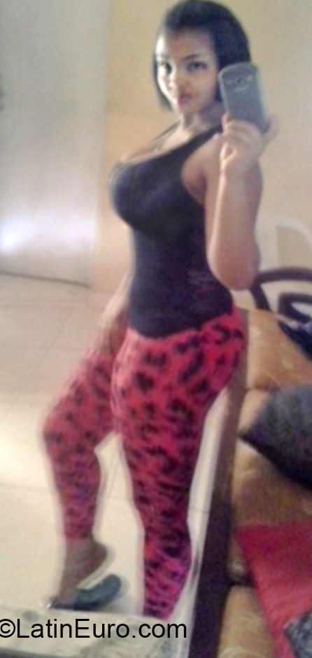 Date this georgeous Dominican Republic girl Krismery from Santo Domingo DO22328