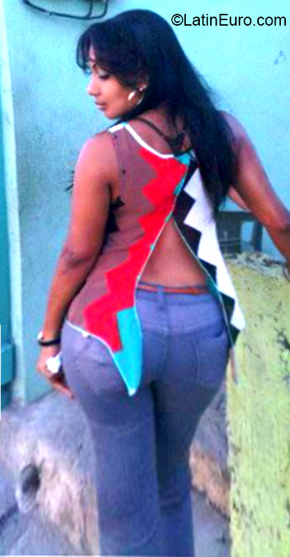 Date this georgeous Dominican Republic girl Josefina from Santo Domingo DO22375