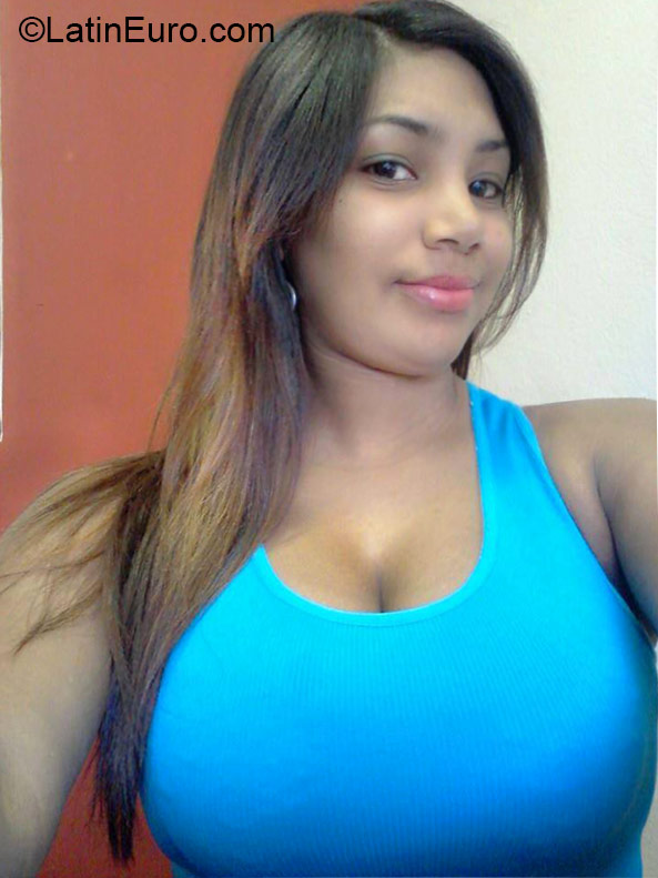 Date this nice looking Dominican Republic girl Marlenny from imbert DO22391