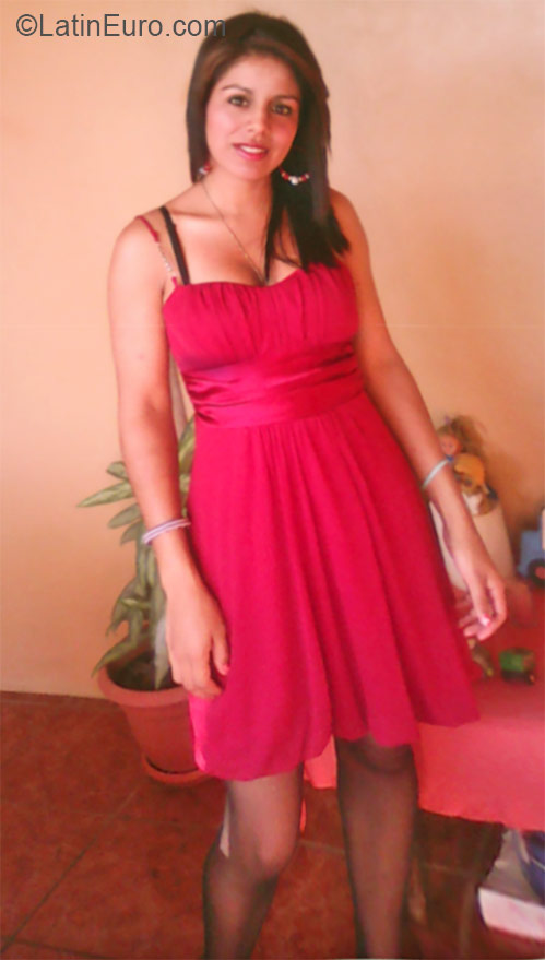 Date this cute Honduras girl Fernanda from Tegucigalpa HN1552