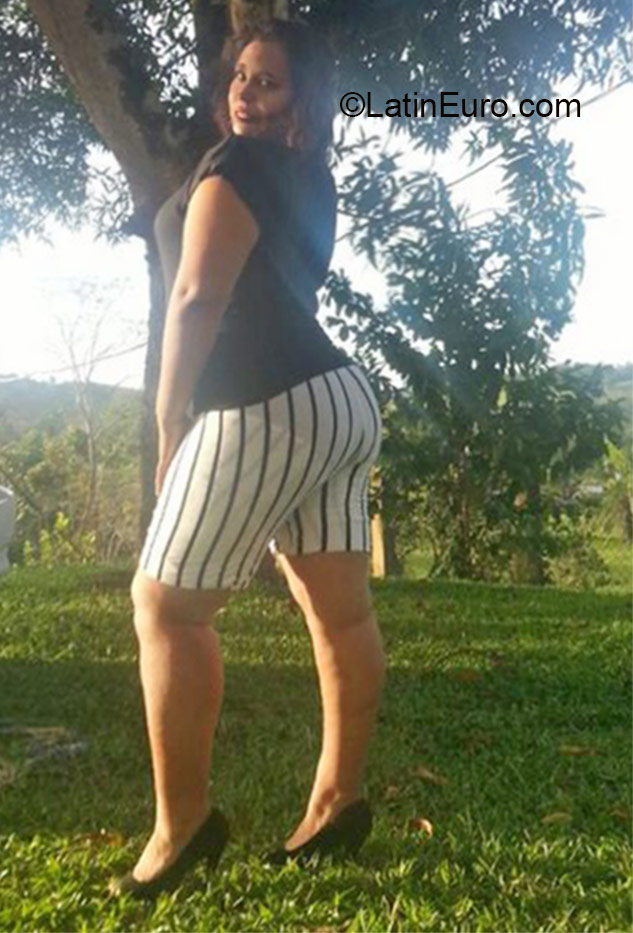 Date this nice looking Honduras girl Yolanda from Puerto Cortes HN2784