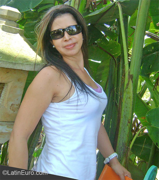 Date this attractive Colombia girl Martha from Medellin CO17662