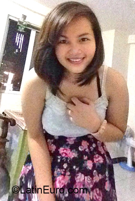 Date this beautiful Philippines girl Yvette from Manila PH797