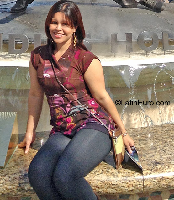 Date this athletic Venezuela girl Orli from Caracas VE567