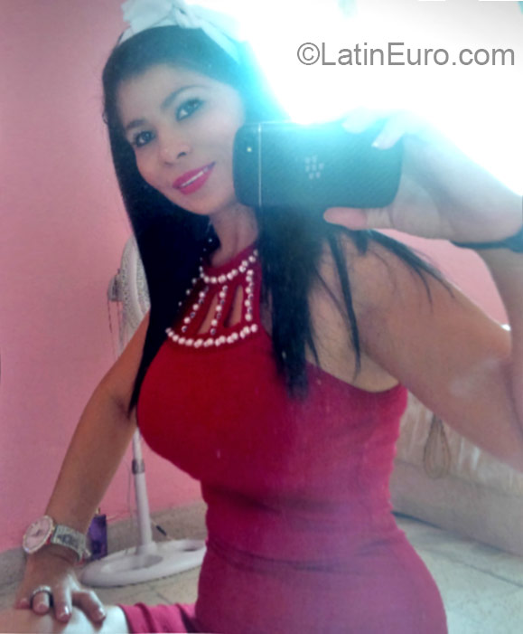 Date this tall Honduras girl Maritza from Tegucigalpa HN1584