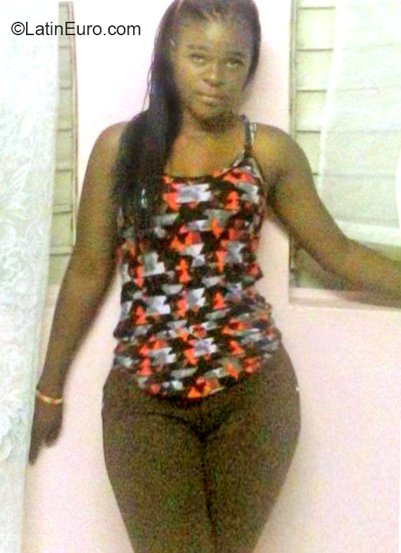 Date this young Jamaica girl Terica from Kingston Jamaica JM2106