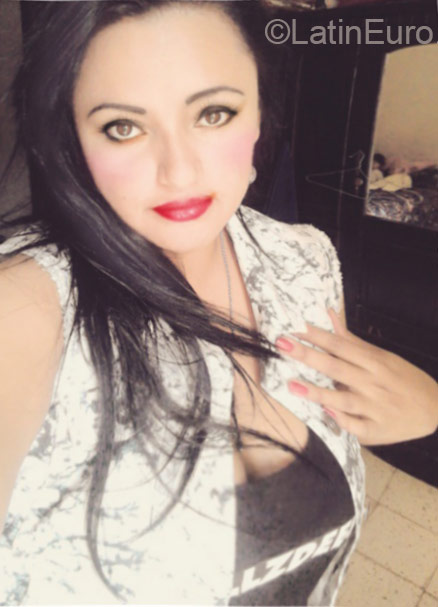 Date this charming Honduras girl Lesly from Tegucigalpa HN1636