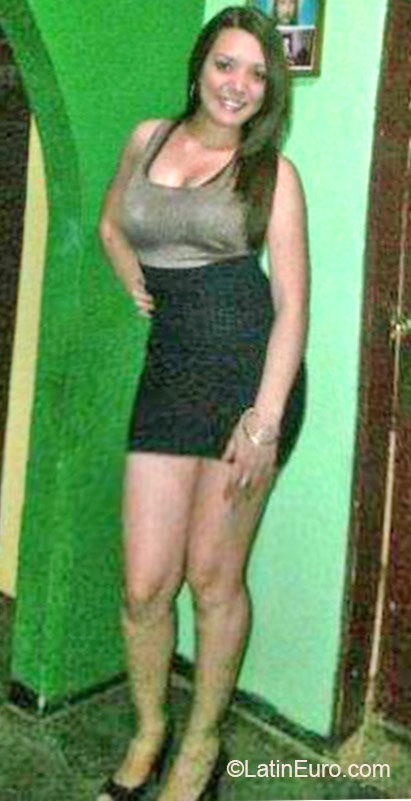 Date this delightful Venezuela girl Dimarys from Maracaibo VE576