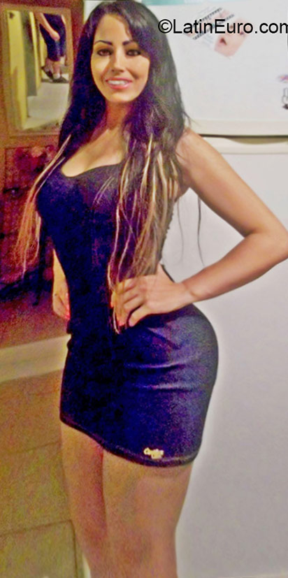 Date this voluptuous Brazil girl Miriane from Santa Vitoria Do Palmar BR9400