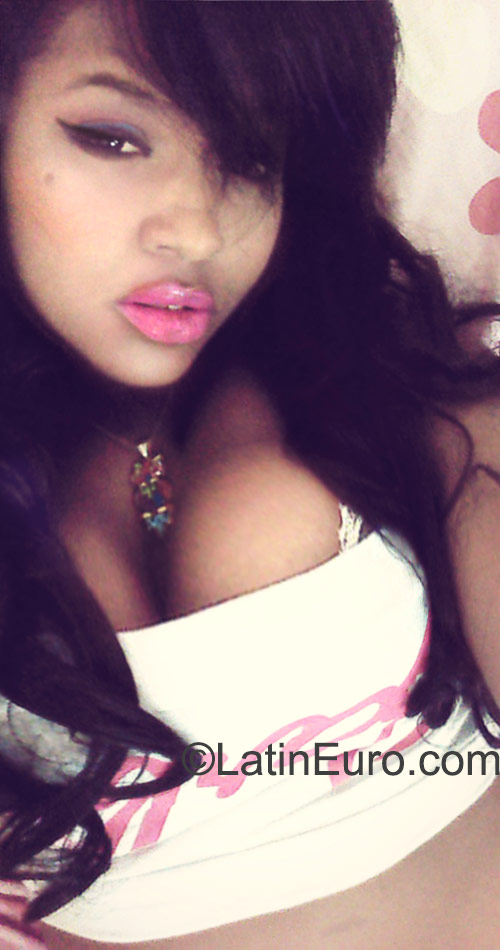 Date this good-looking Dominican Republic girl Liselot from Santo Domingo DO22838