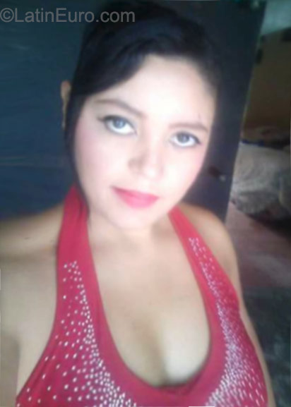 Date this gorgeous Honduras girl Vicky from Tegucigalpa HN1609