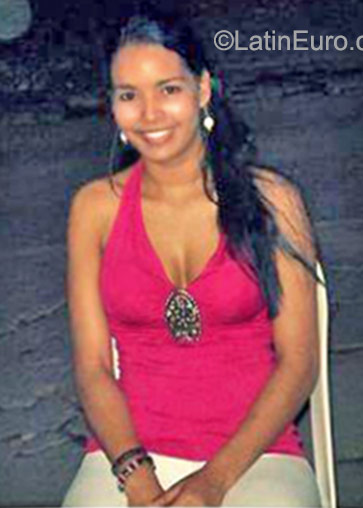 Date this sensual Colombia girl Rosa from Barranquilla CO17815