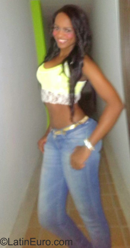 Date this athletic Colombia girl Alejandra from Cali CO17828