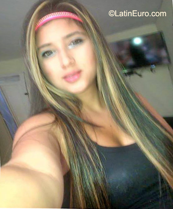 Date this charming Colombia girl Angelica from Medellin CO17843