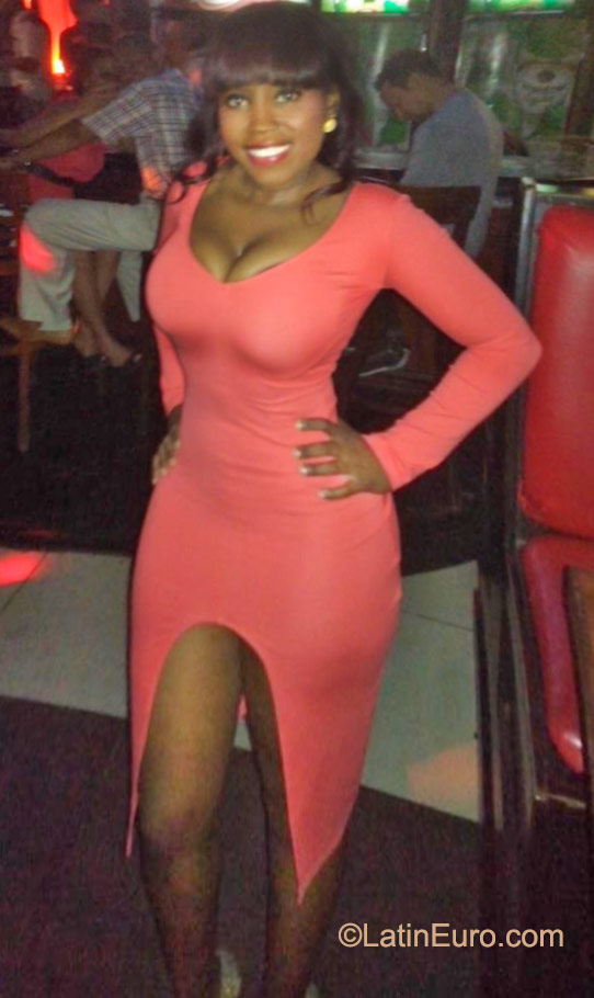 Date this voluptuous Dominican Republic girl Yasaurias from Santo Domingo DO22958