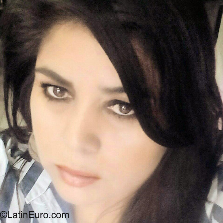 Date this attractive Honduras girl Glovey from Tegucigalpa HN1642