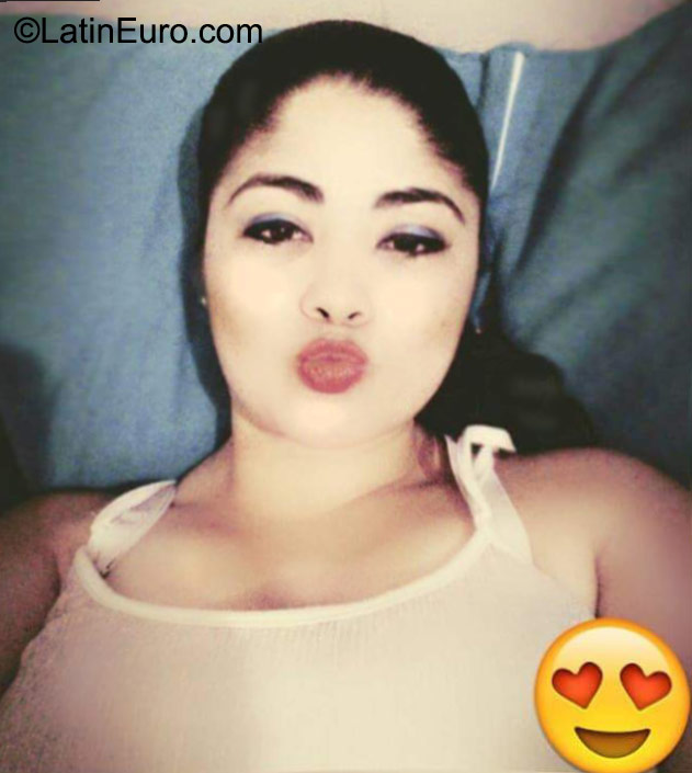 Date this hot Honduras girl Stephanie from San Pedro Sula HN1645