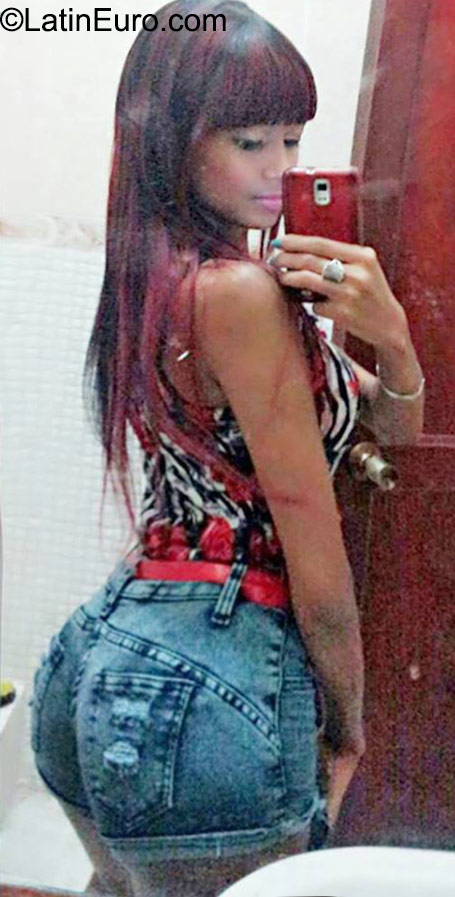 Date this hard body Dominican Republic girl Rosalin from Santo Domingo DO22986