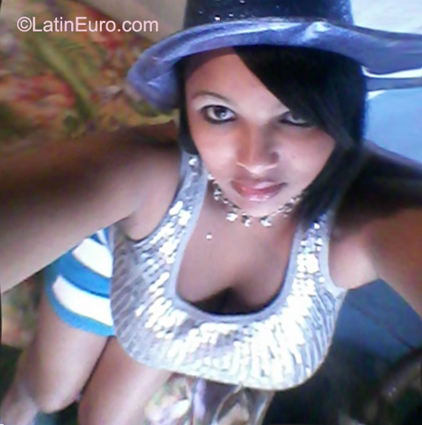 Date this funny Dominican Republic girl Yasneski from La Vega DO22994