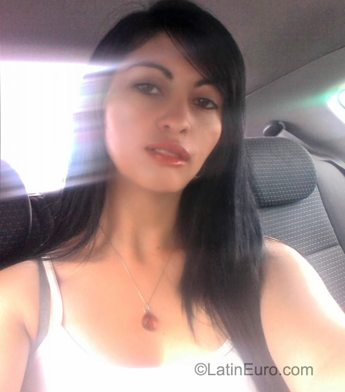 Date this hot Colombia girl Karen from Bogota CO17871