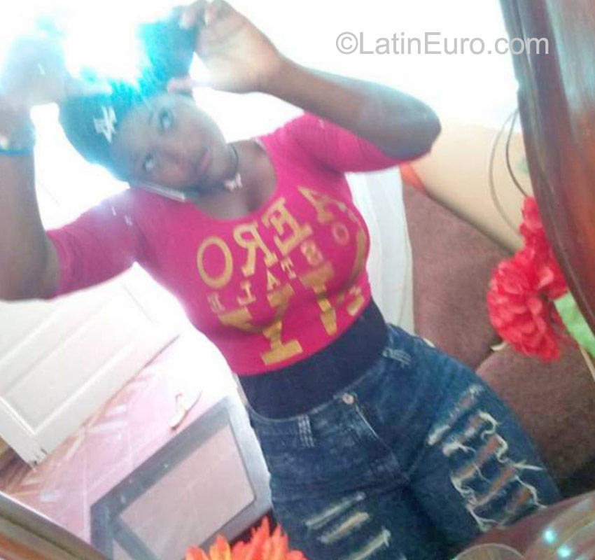 Date this fun Dominican Republic girl Elizabeth from Santo Domingo DO22998